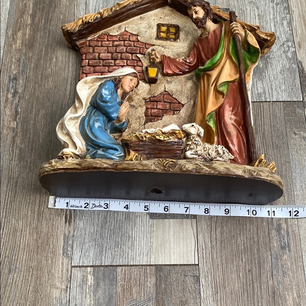 Traditional Nativity Scene with Blue and Brown Details - Picture 12 of 13